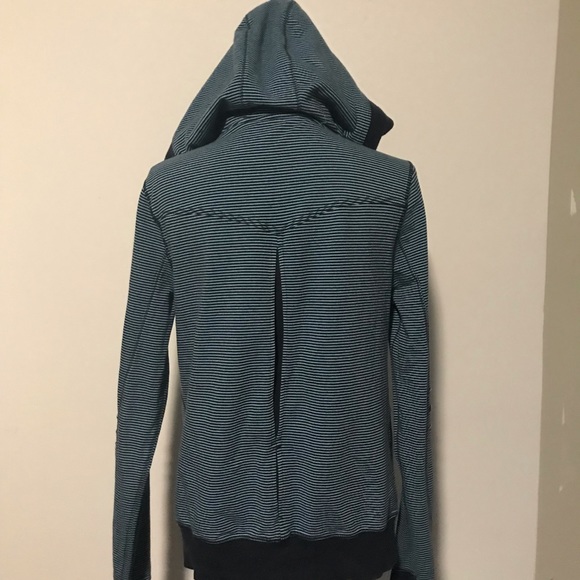 Lululemon Scuba Hoodie - Picture 14 of 14